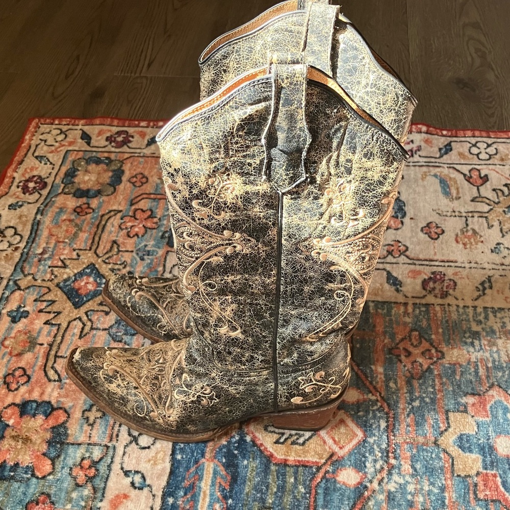 Circle G leather distressed cowgirl boots